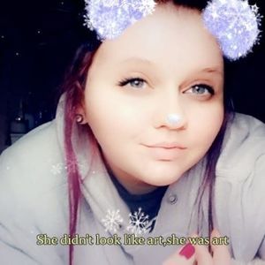 Meet your Posher, Olivia